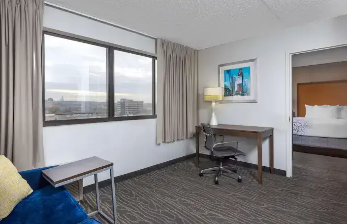 La Quinta Inn & Suites by Wyndham Secaucus Meadowlands - Chambres