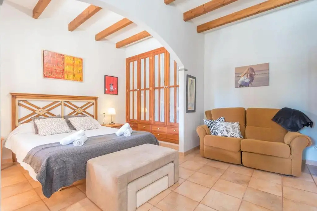 4 Bedrooms Villa