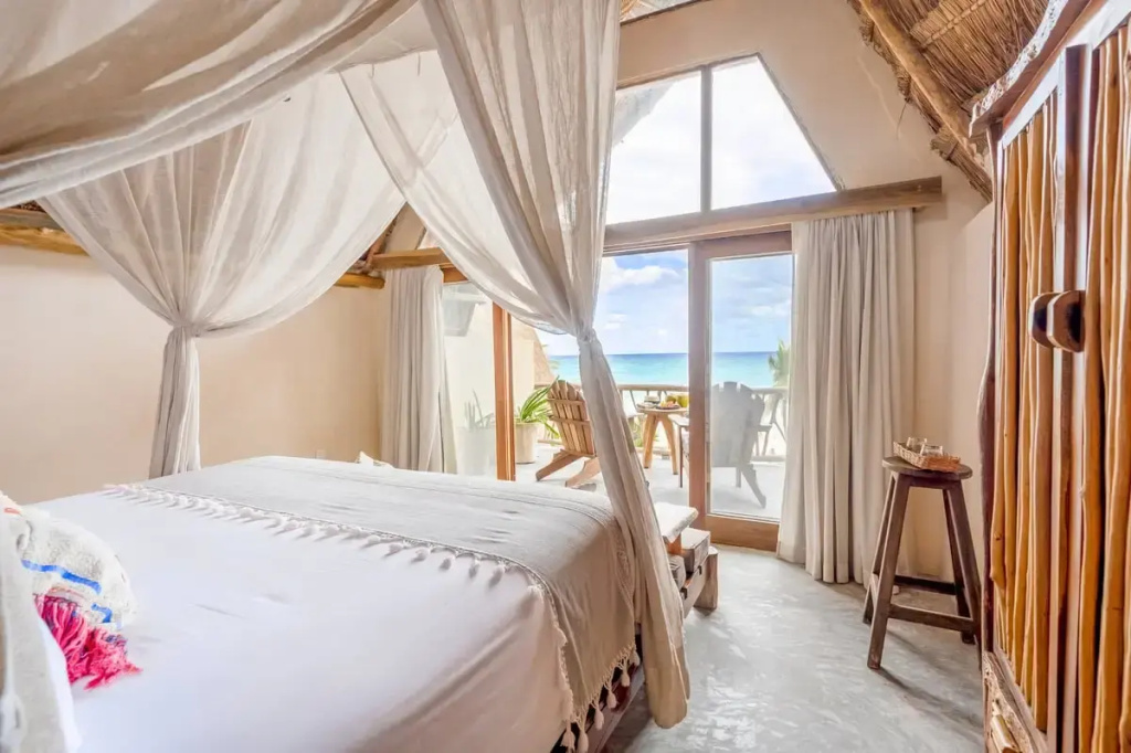 Top Level Double Junior Suite with ocean view (full double bed)
