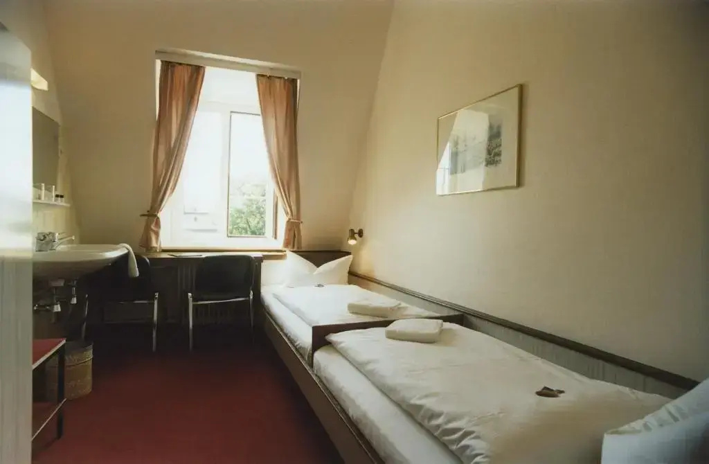 Basic Double room twin beds