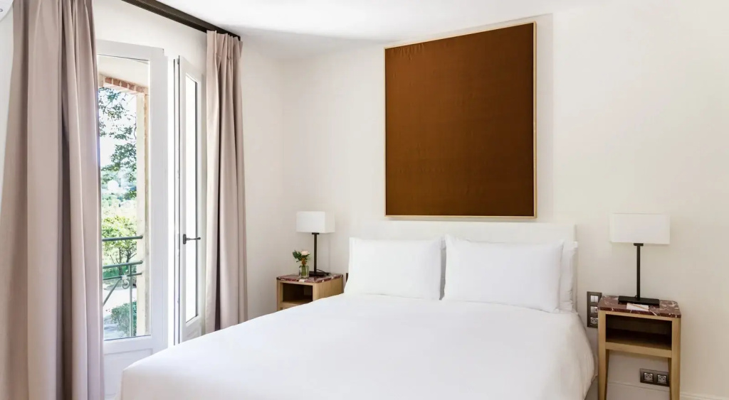 Double La Maison (full double bed)