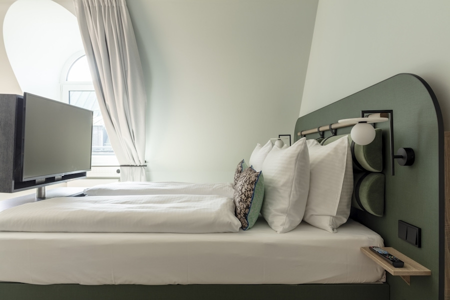 Extra Large with Kitchenette Double Studio (full double bed)