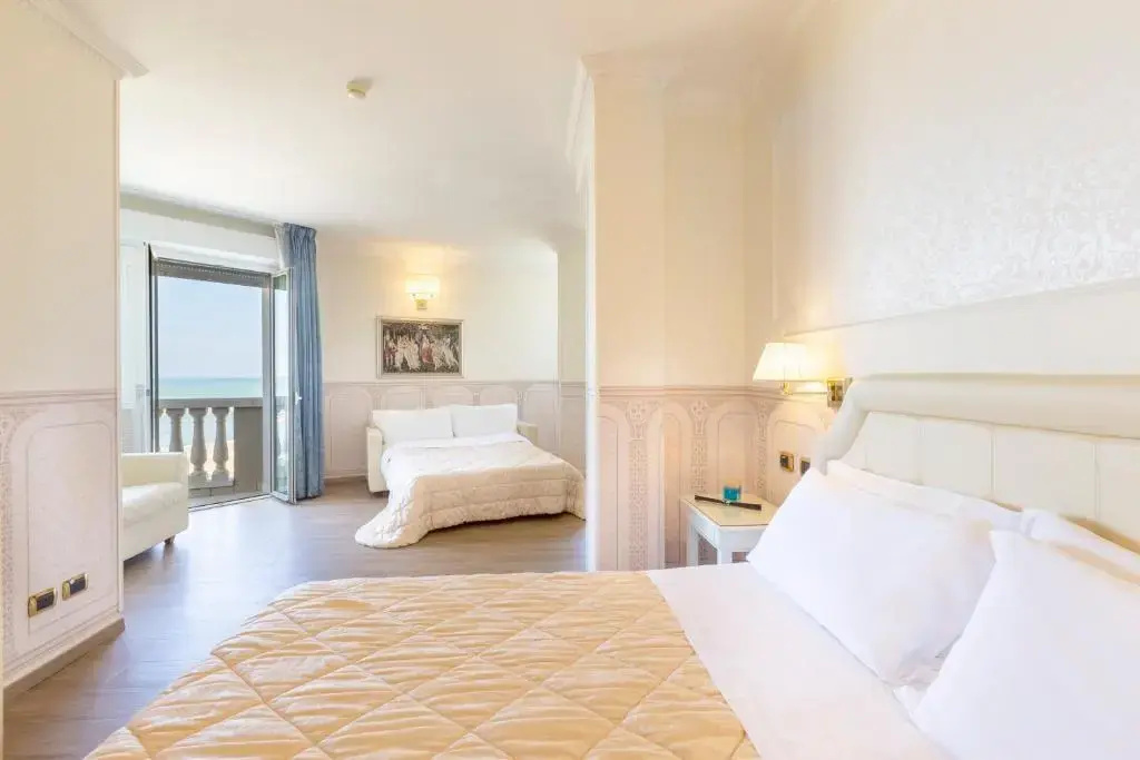 Double Junior Suite full double bed