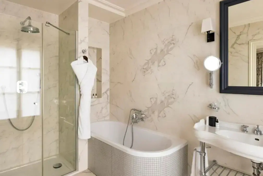 Pavillon Faubourg Saint-Germain & Spa 64