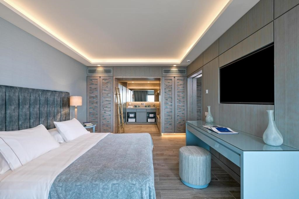 Deluxe Double Suite with sea view (full double bed)