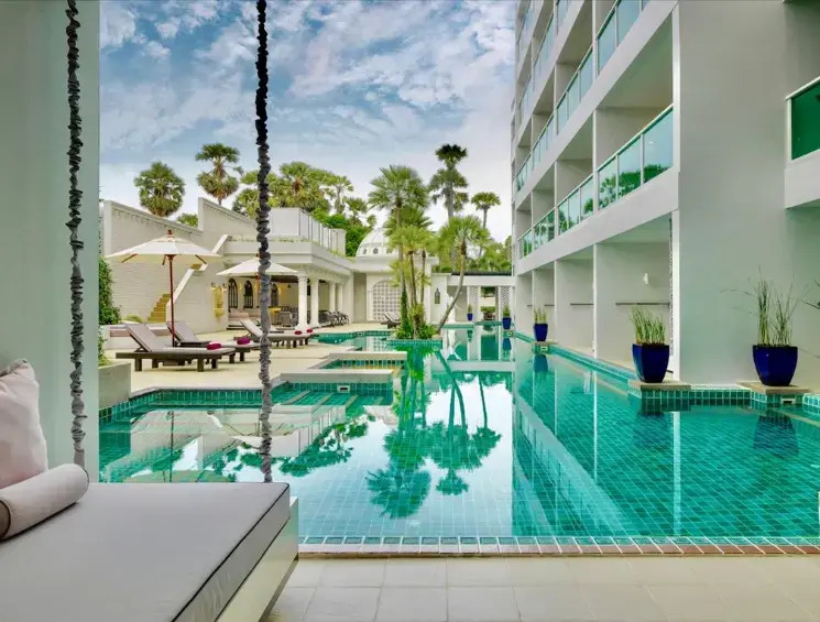 Двухместный номер с доступом к бассейну Deluxe двуспальная кровать в Chanalai Romantica Resort Kata Beach - Adults Only
