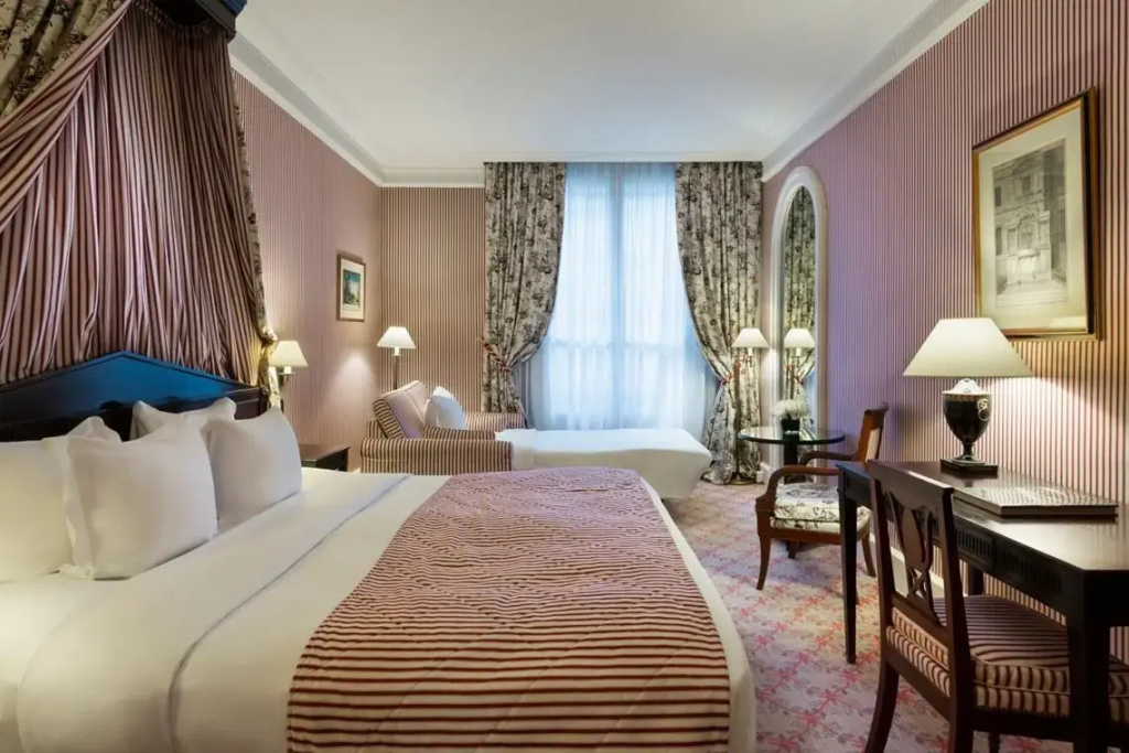Le Dokhan’s Paris Arc de Triomphe, a Tribute Portfolio Hotel 63