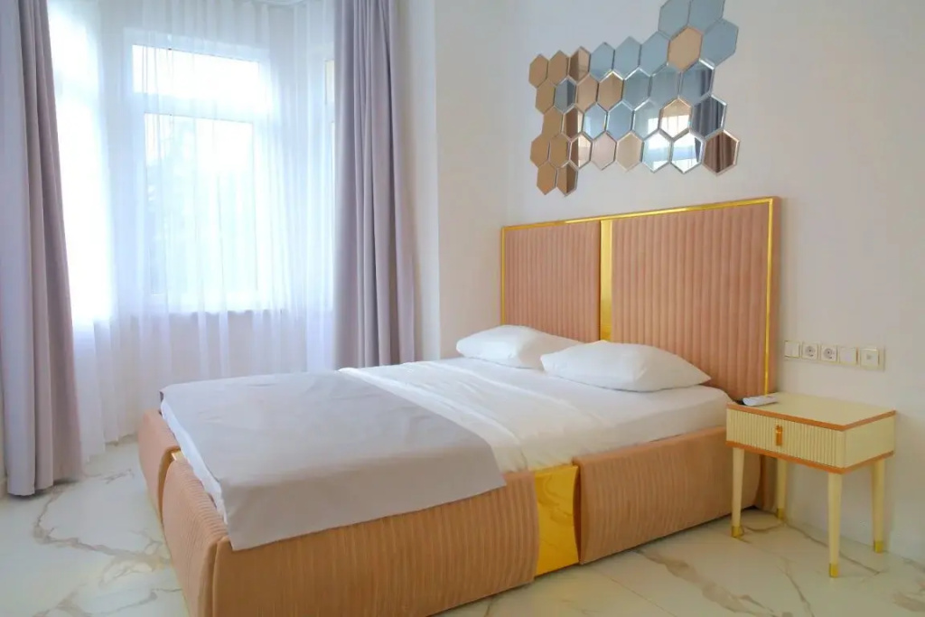 Comfort Scenic Double room with balcony (full double bed)