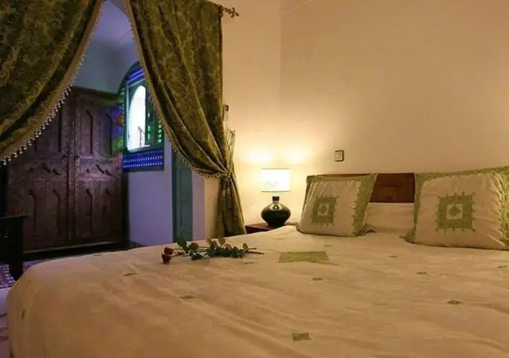 Double room (full double bed)