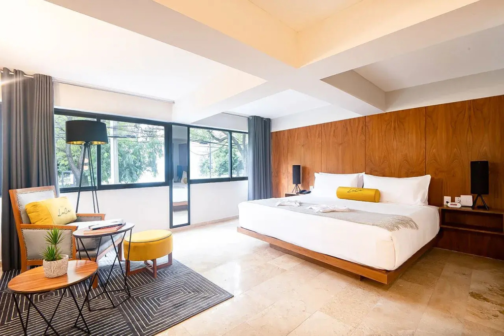 Double Suite with park view (full double bed)