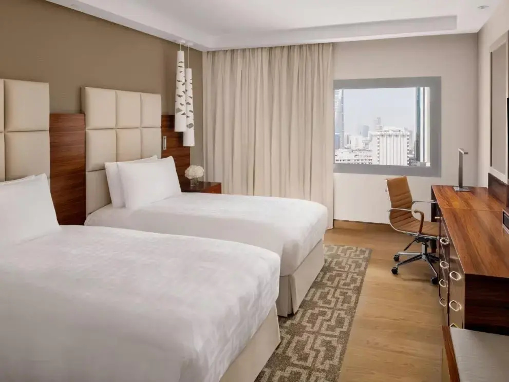 1 Bedroom Dining Club High Floor Double Suite (twin beds)