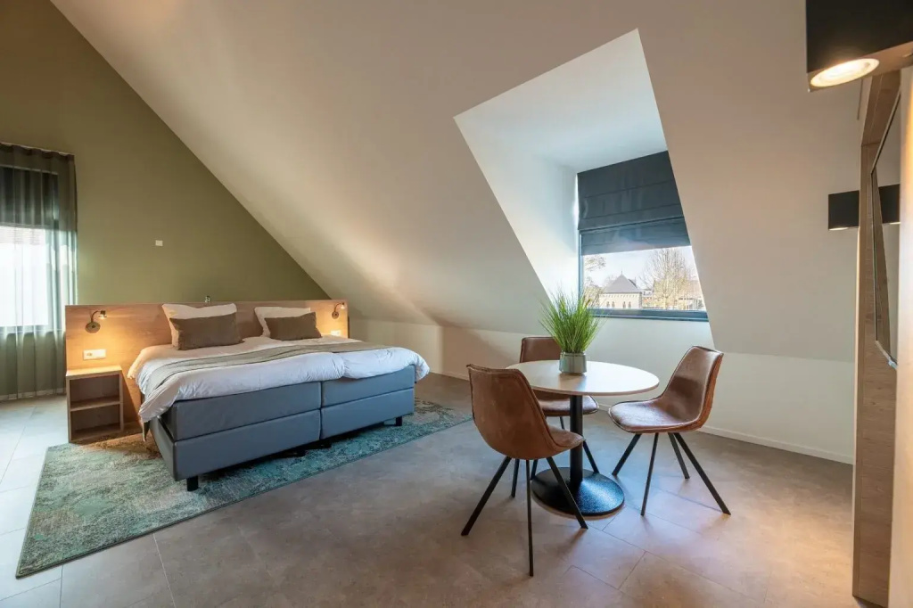 Superior Double room (full double bed)