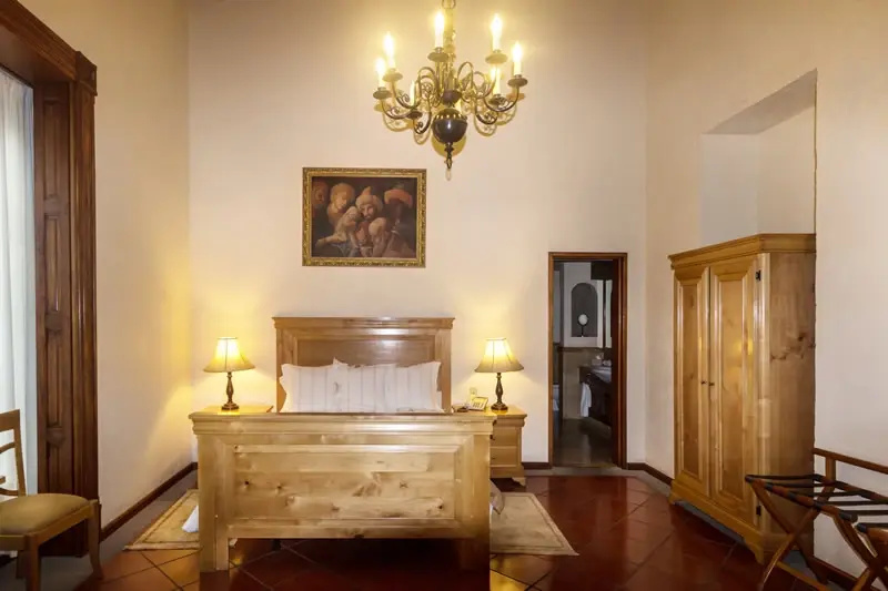 Mantegna Double (full double bed)