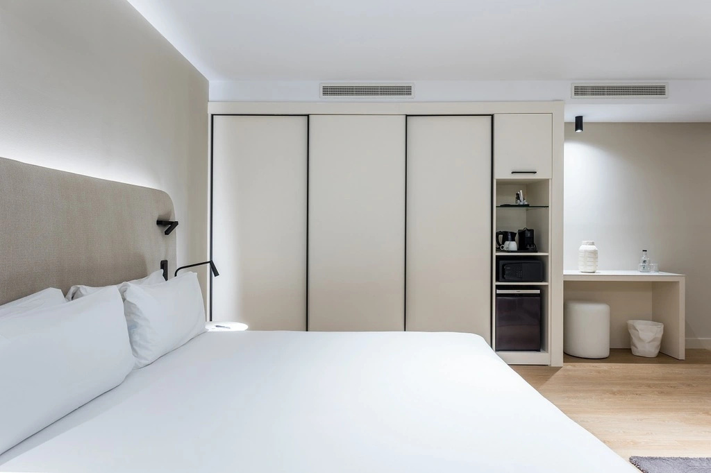 Double Junior Suite (full double bed)