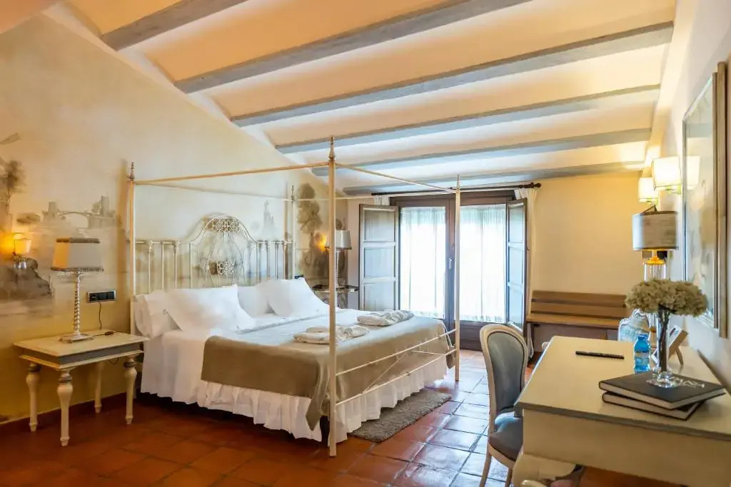 Double Junior Suite (full double bed)