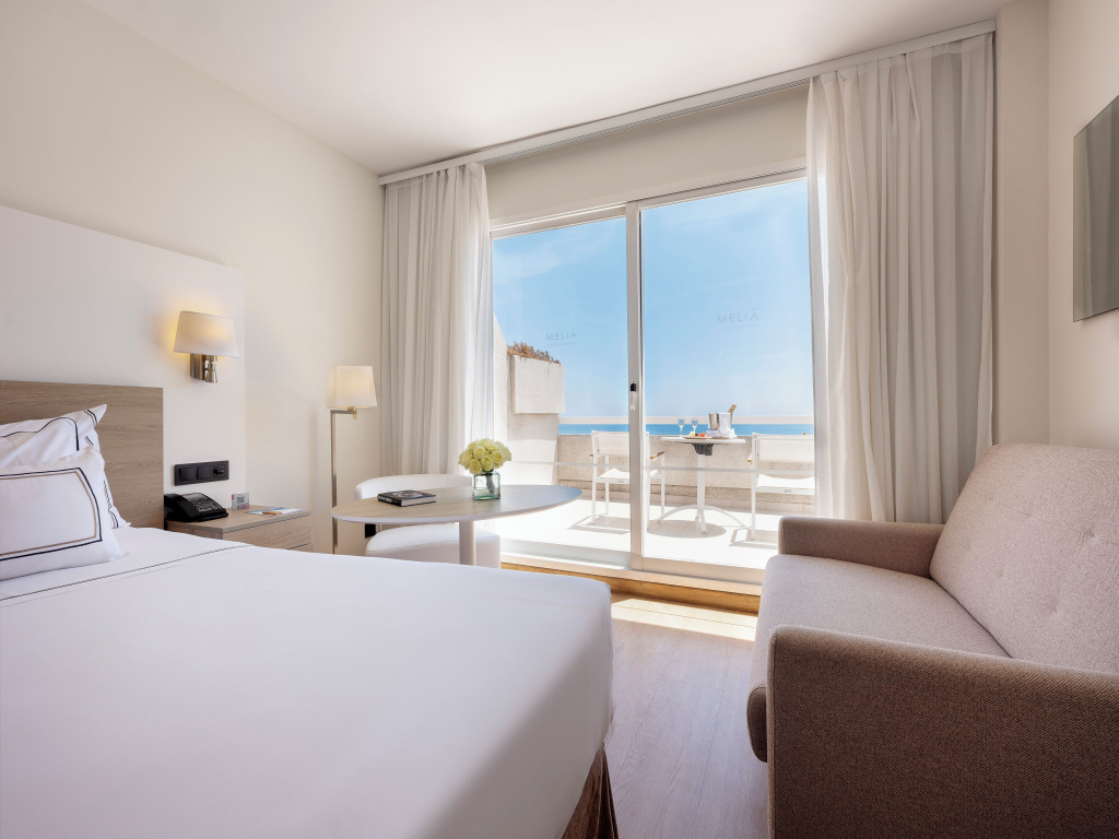 Premium Double room with balcony (full double bed)