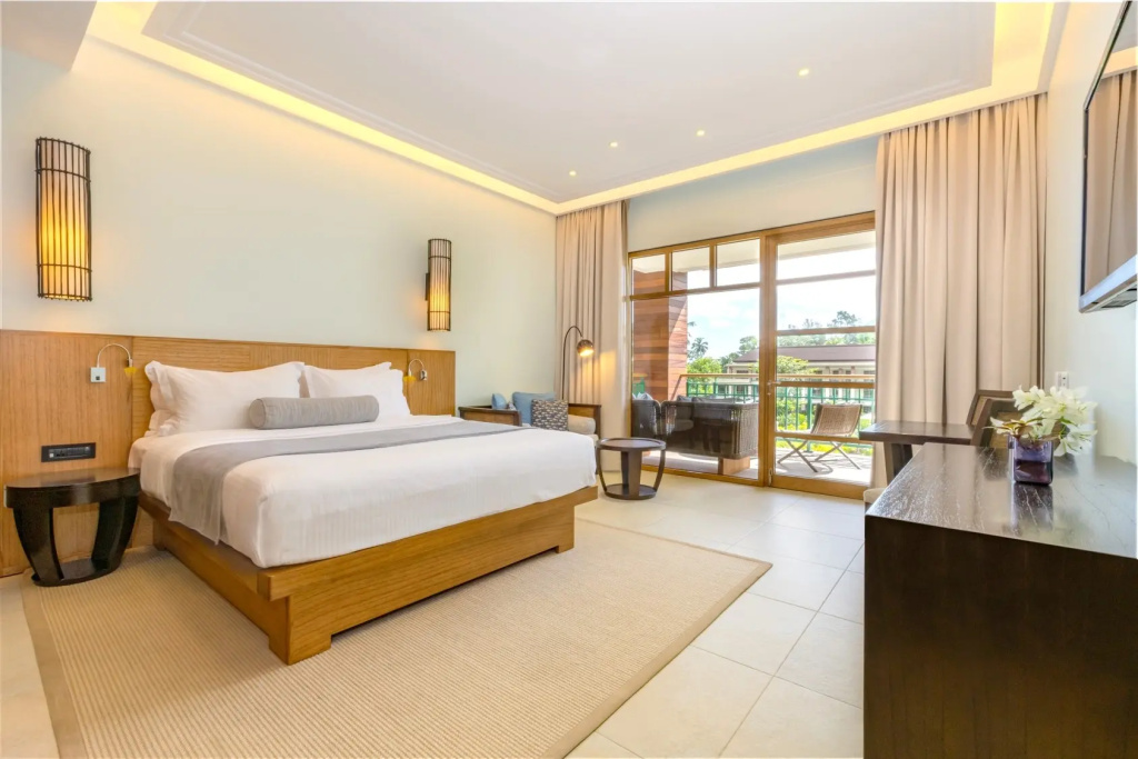 Savoy Deluxe Grand Double room with pool view