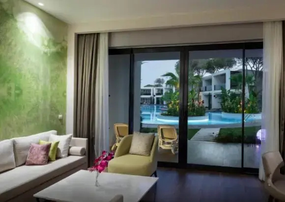 Garden Pool Access Suite