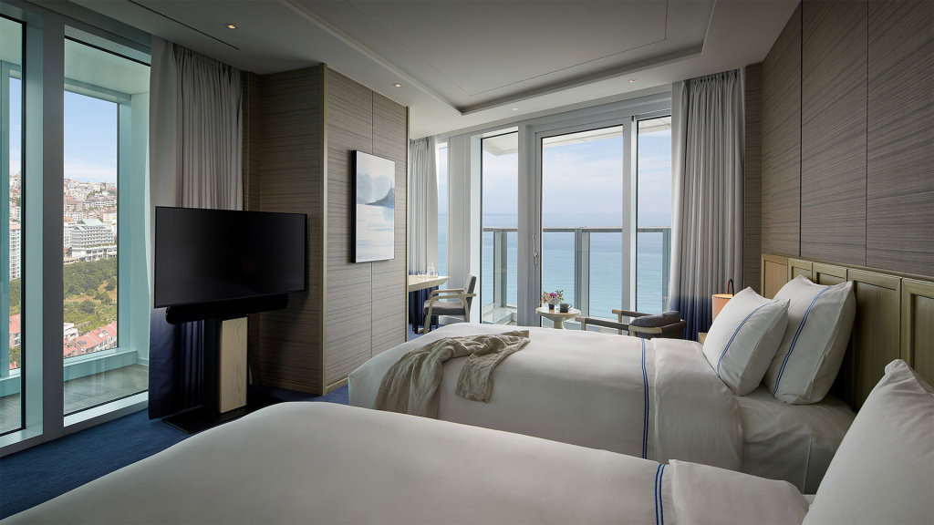 Signiel Premier Double room with Mipo harbour view (twin beds)