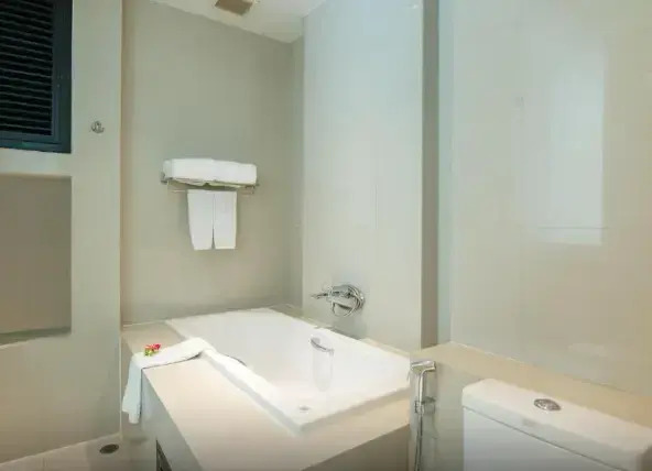 Двухместный номер двуспальная кровать в The Lantern Resorts Patong