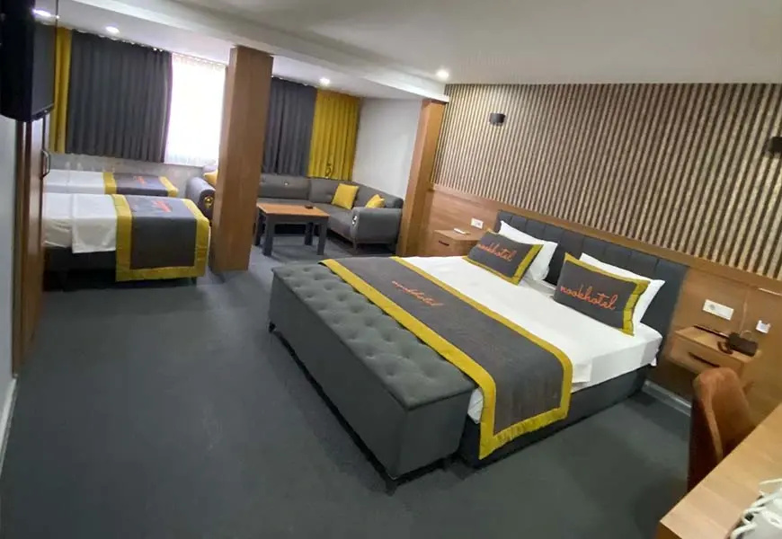 Deluxe Quadruple Family room