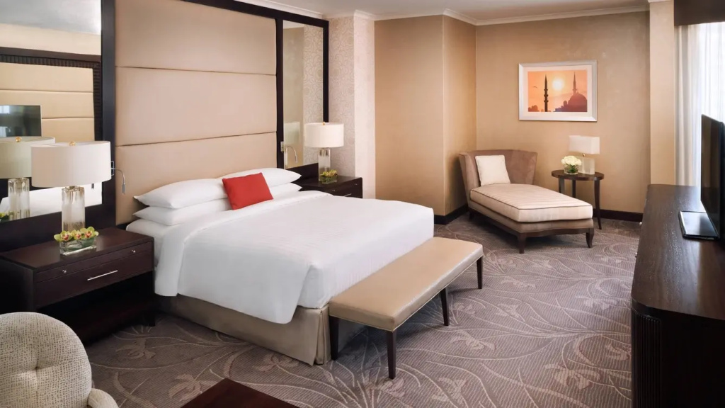 Royal Executive Lounge Access Double Suite (Smoking or non-smoking rooms are subject to availability) (full double bed)