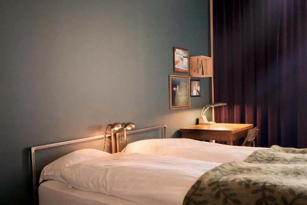 Double room (full double bed)