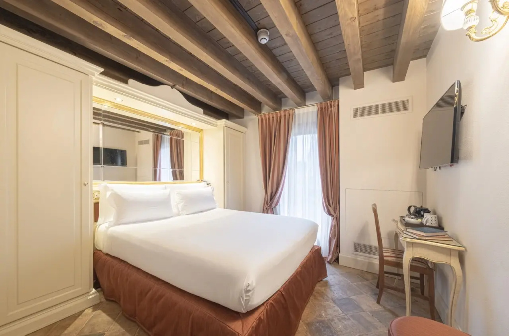 Corporate Double room (full double bed)