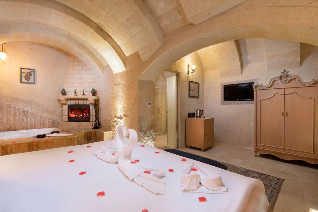 Deluxe (Kuzey Melegi) Double room (full double bed)