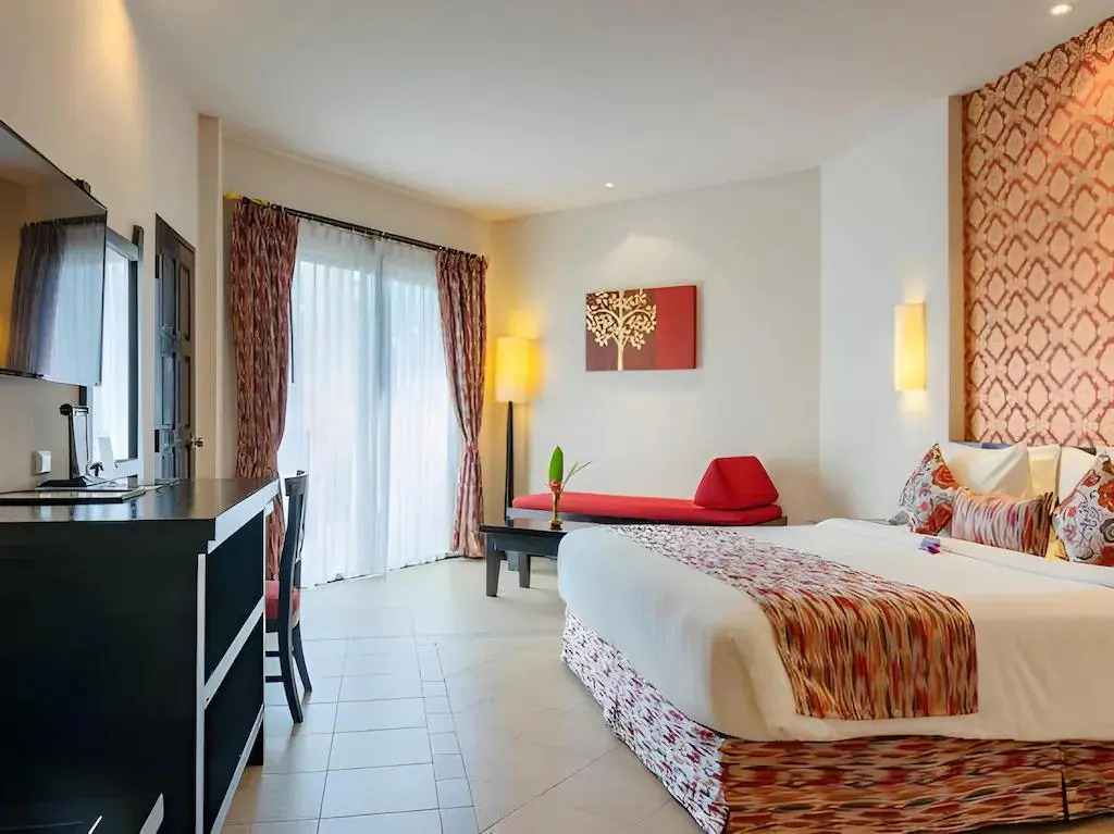 Двухместный номер Superior с видом на бассейн двуспальная кровать в Horizon Karon Beach Resort & Spa