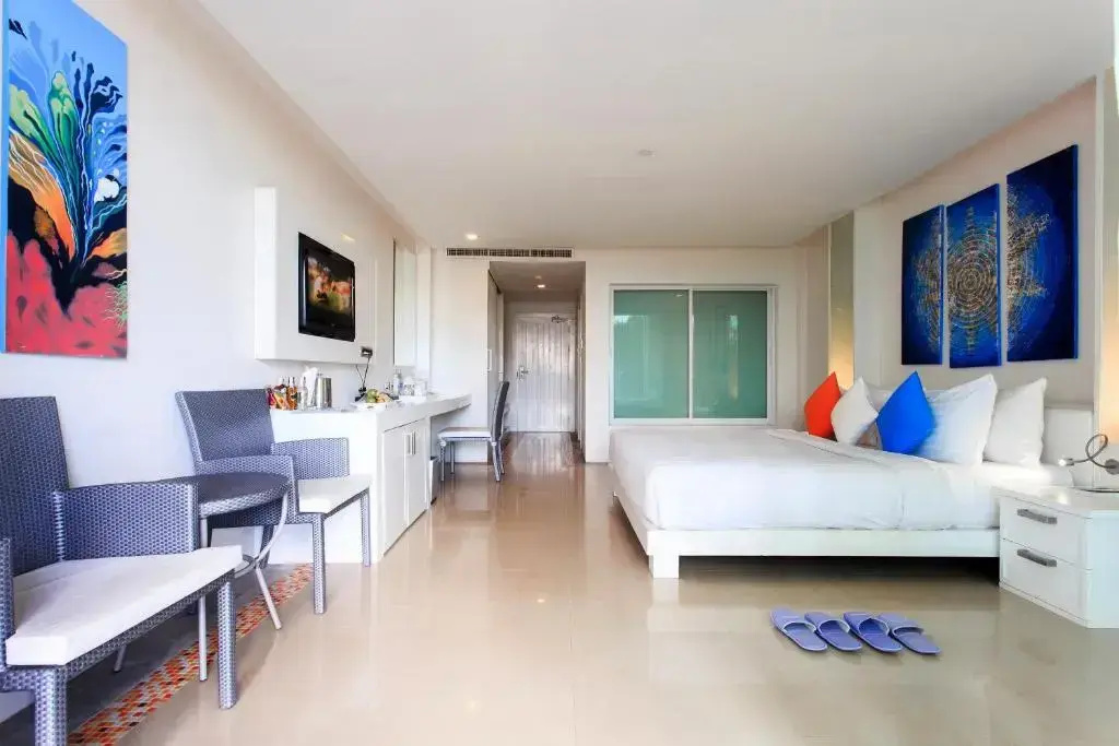 Deluxe Pool Access Double room (full double bed)