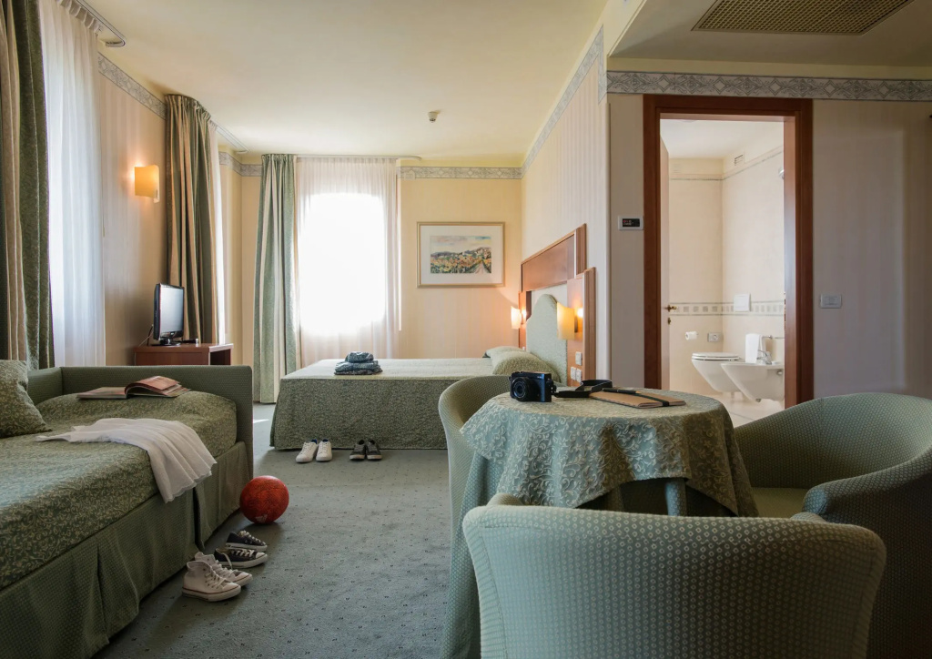 PHI Hotel Astoria - Chambres