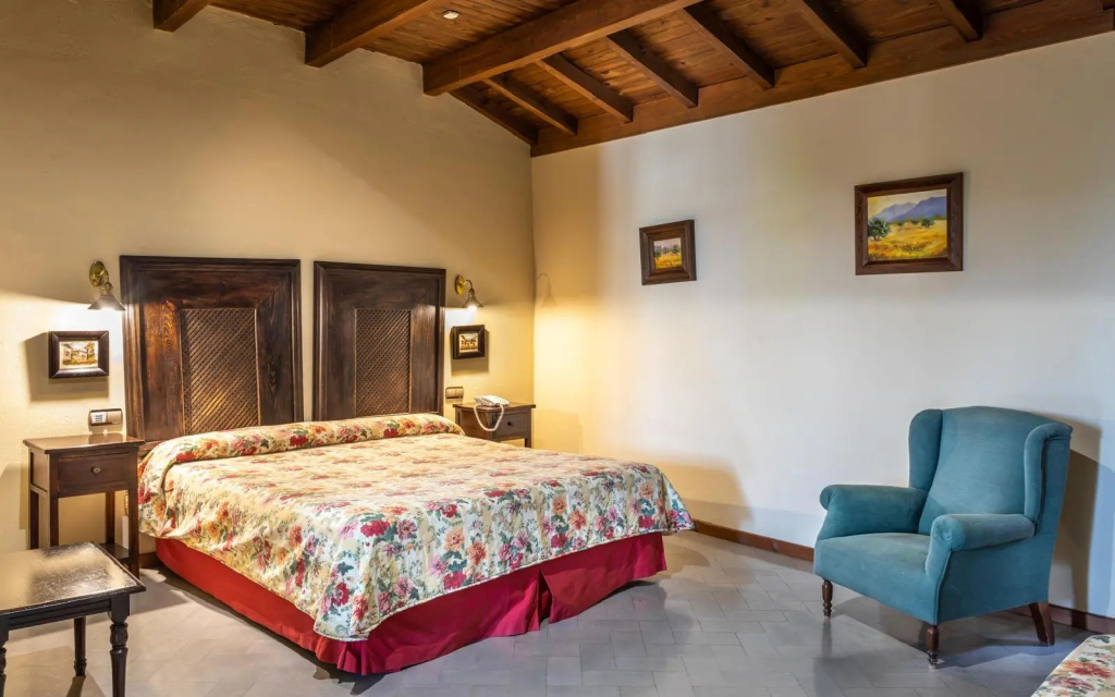 Classic Interior Double room (full double bed)