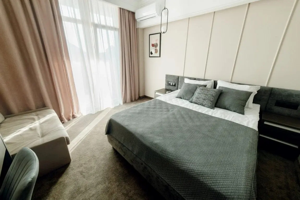 Standard Superior Double room with balcony (full double bed)