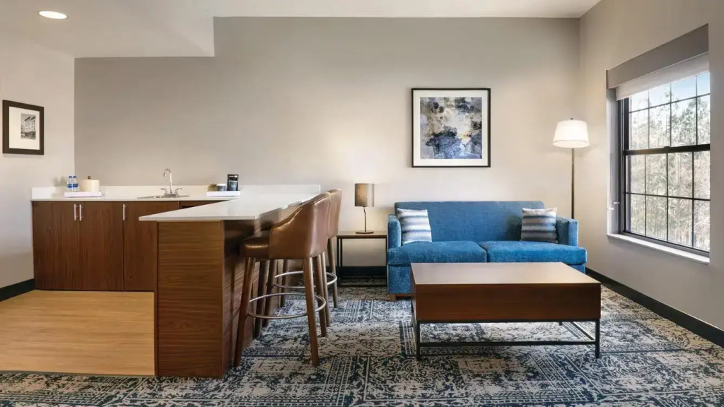 Four Points by Sheraton Raleigh Arena - Chambres