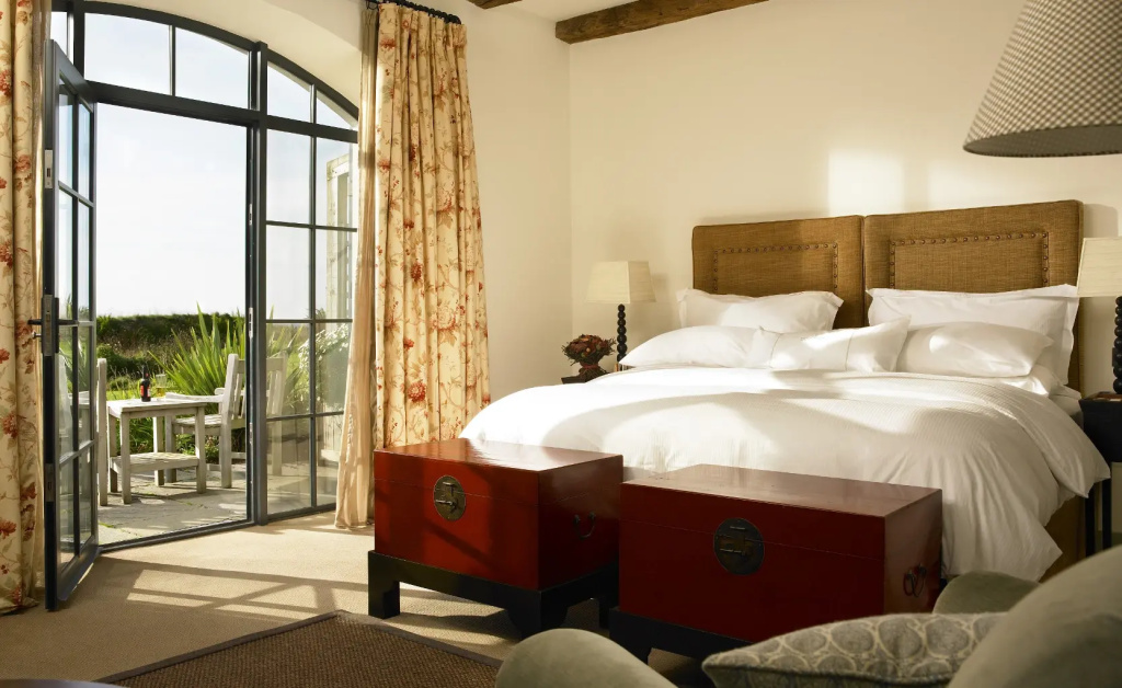Double Suite (full double bed)