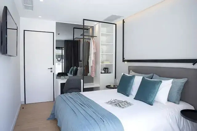 Economy room