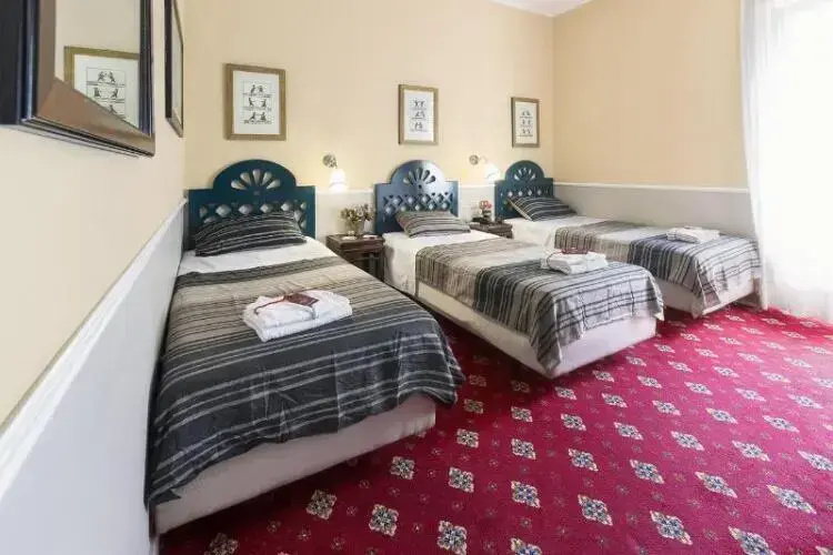 Triple room
