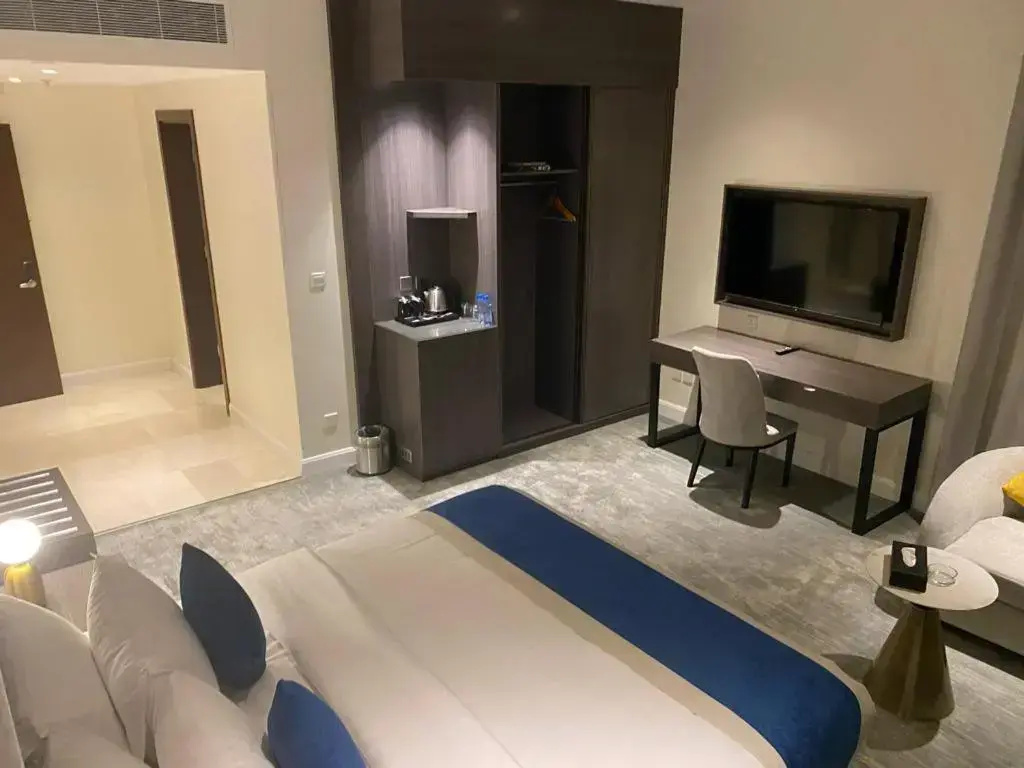 Deluxe Double room (full double bed)