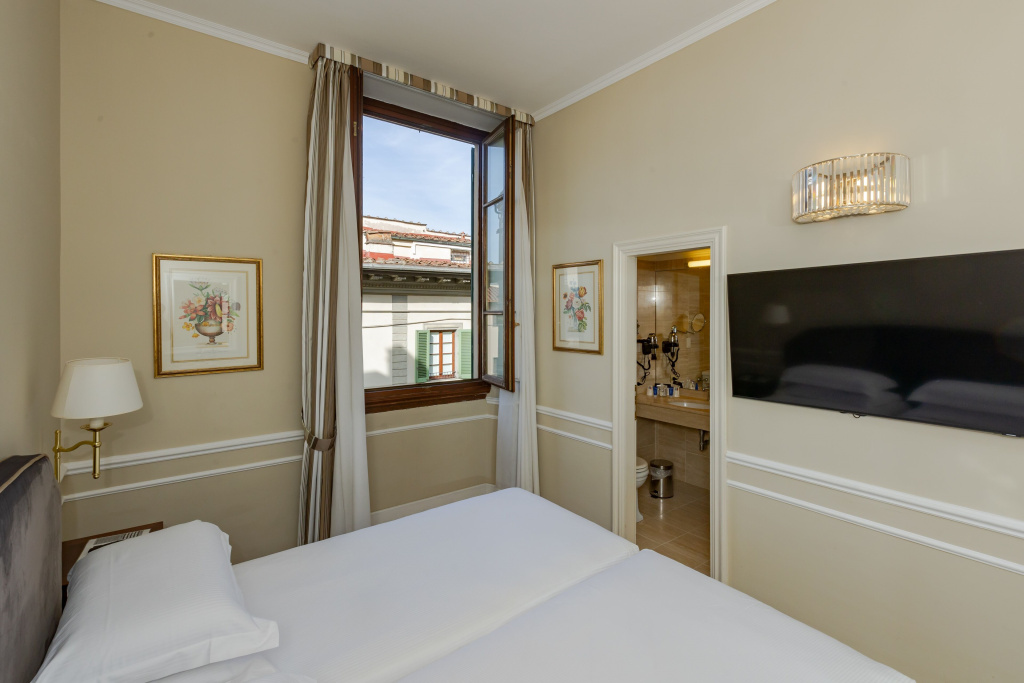 Prestige Executive with Frescoed Ceiling Double room with city view (twin beds)