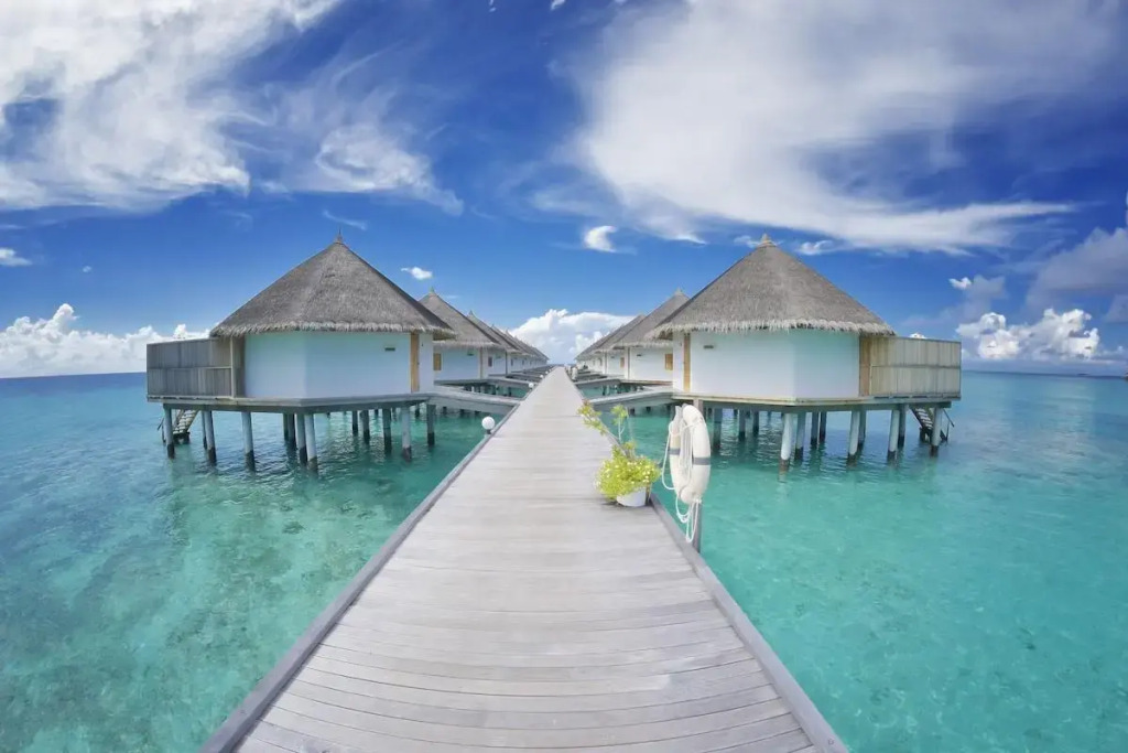 Angaga Island Resort & Spa