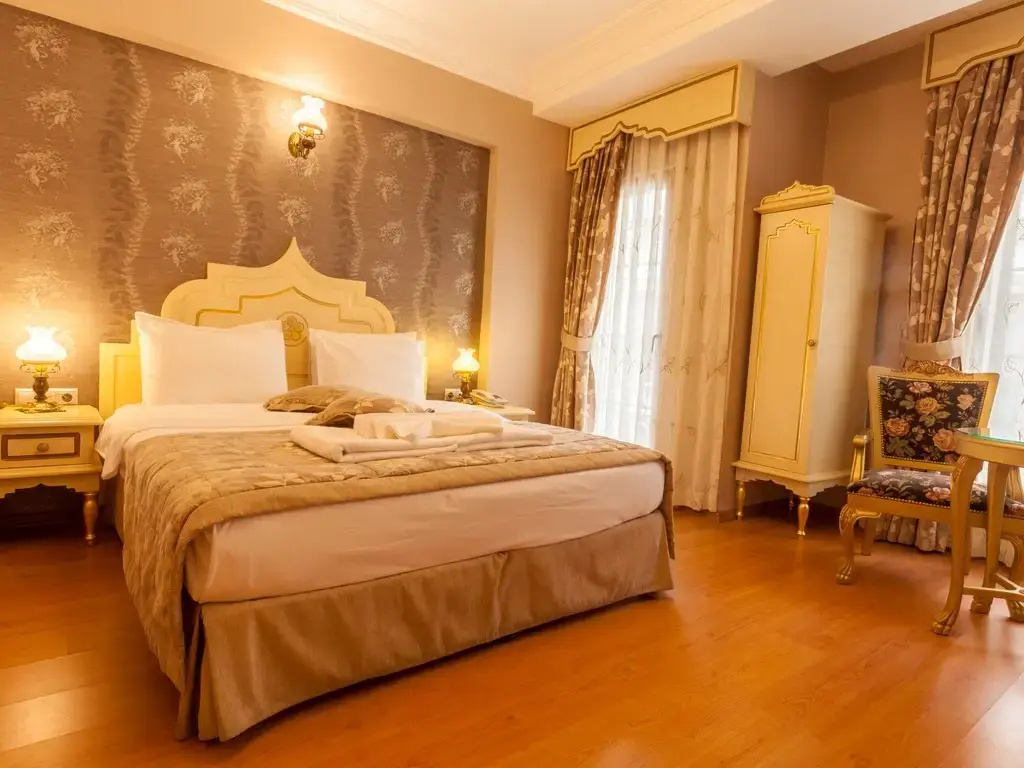 Superior Double room with street view (full double bed)