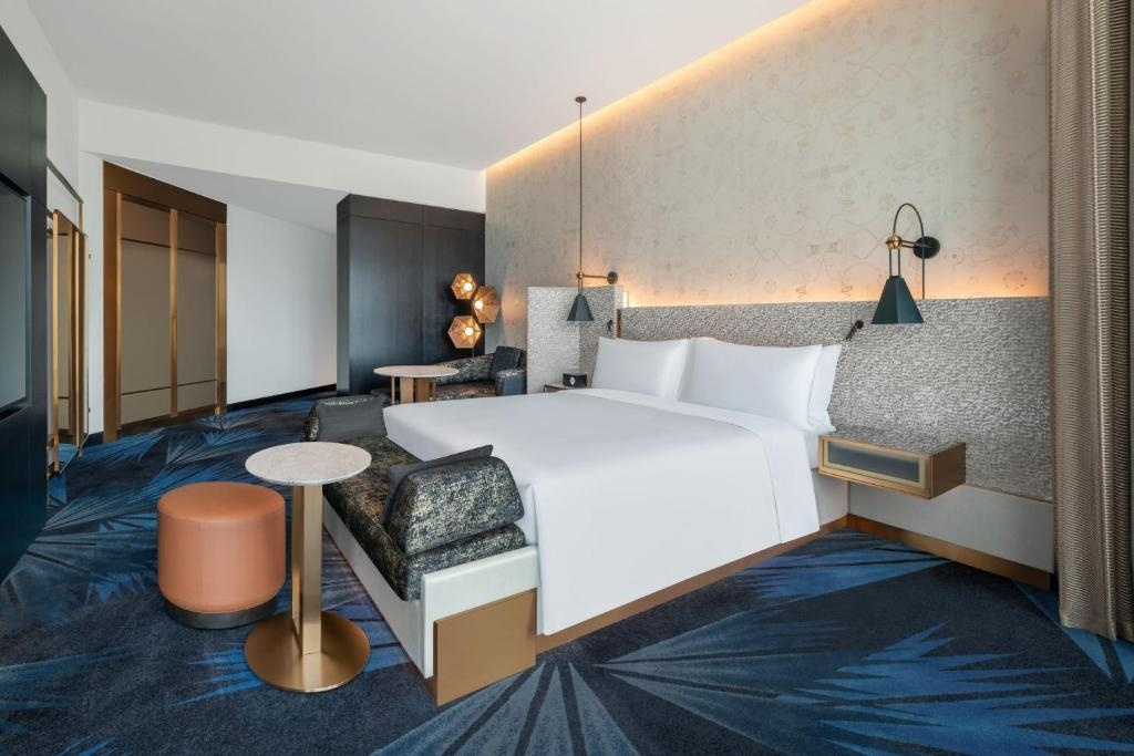 Mega with Terrace Double room City view (full double bed)
