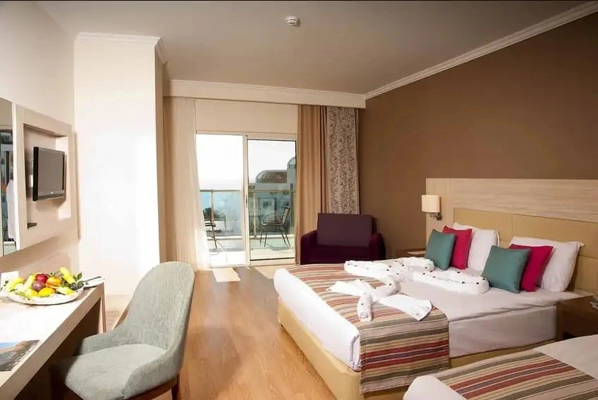 2 Bedrooms Family room