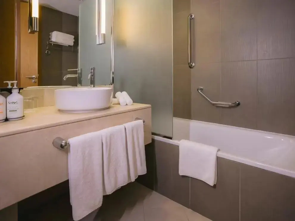 Holiday Inn Abu Dhabi by IHG - Chambres