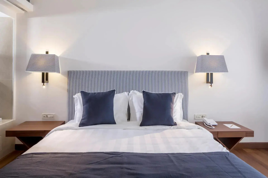 Superior Double room with sea view (full double bed)