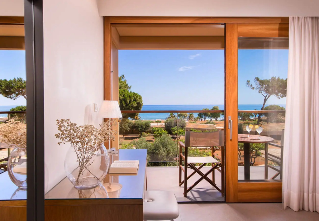 Kernos Beach Hotel - Chambres