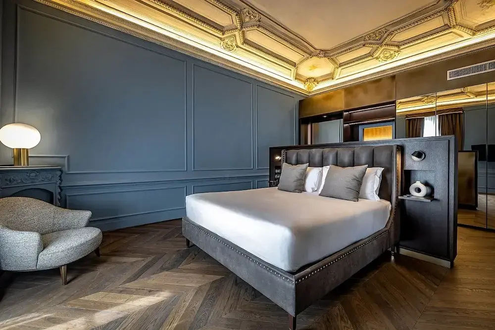Presidential Double Suite (full double bed)