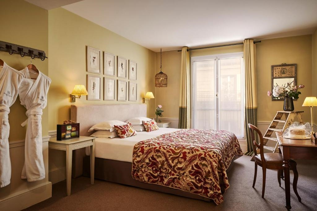Double Junior Suite (full double bed)