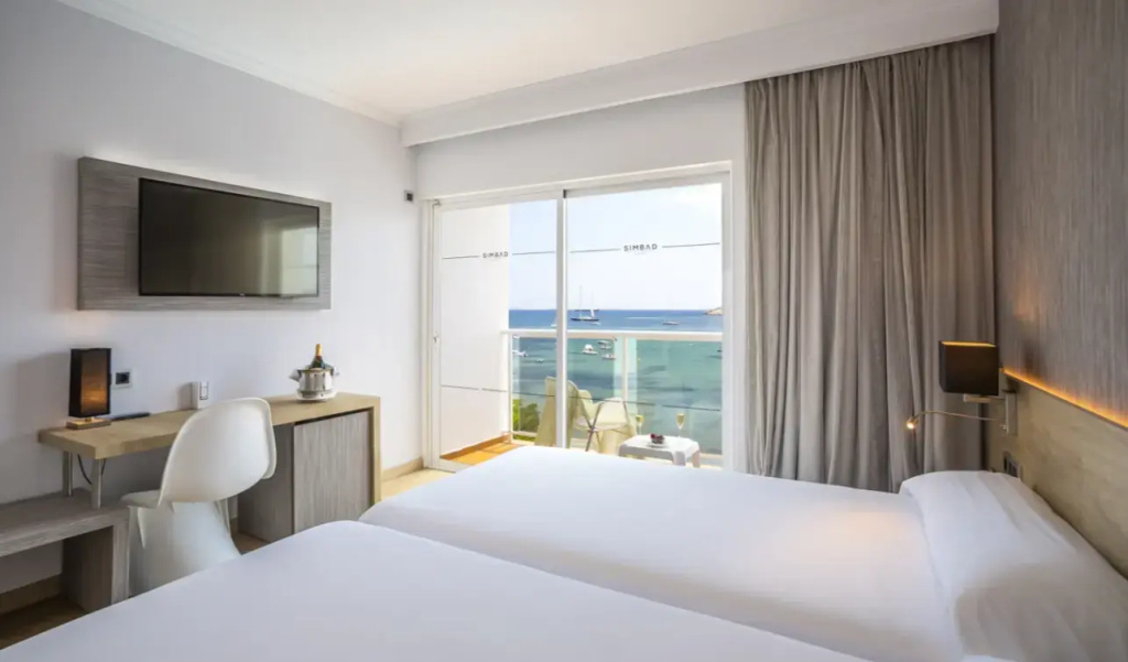 Priority Double room with sea view (twin beds)